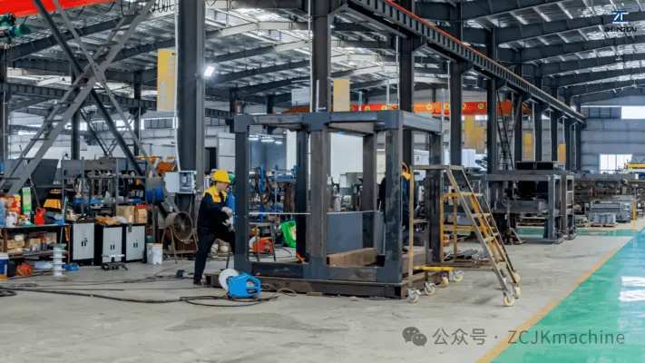 Giá máy làm gạch & khối: 5 bẫy chi phí người mua nên tránh