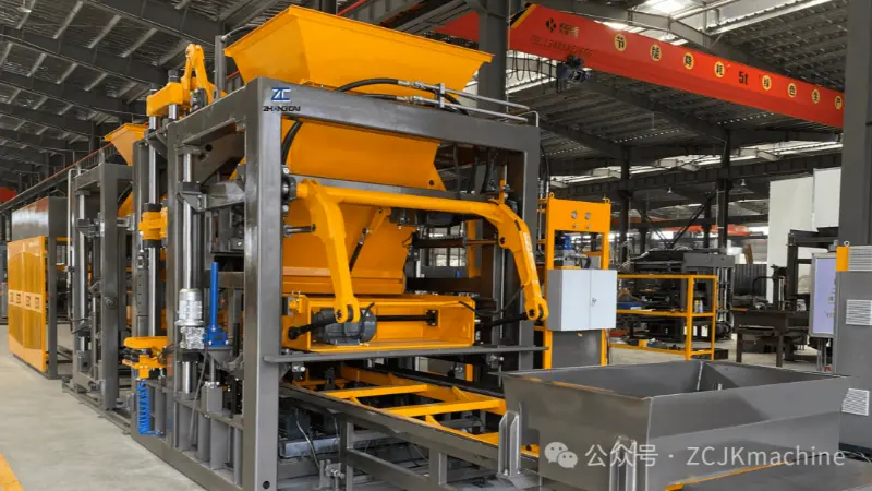 Máy sản xuất khối dẫn động bằng servo: Giảm 30–50% chi phí điện bằng công nghệ tiết kiệm năng lượng