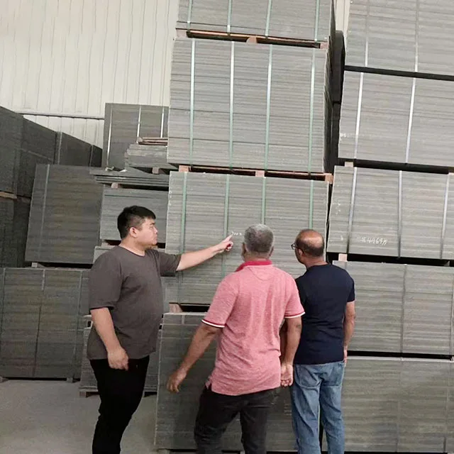 Pallet máy làm gạch